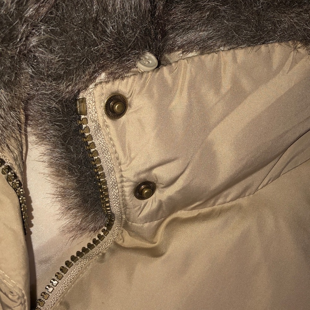 Faux fur collar puff vest - Picture 4 of 7